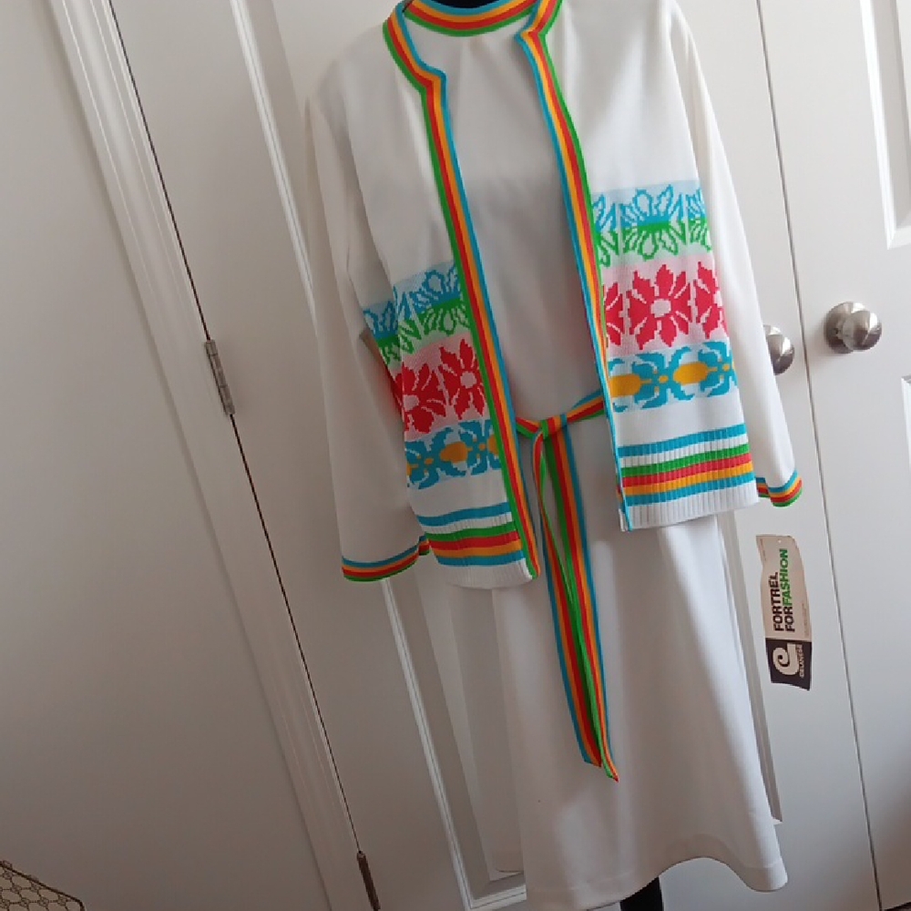 Forever Young 1960's-1970's Vintage Elegant 2-pc Knit dress set